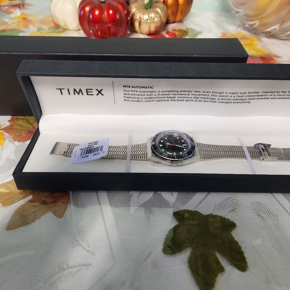 Timex TW2U29500ZV Men's M79 Stainless Steel Black Dial Day Date Automatic - Picture 3 of 5